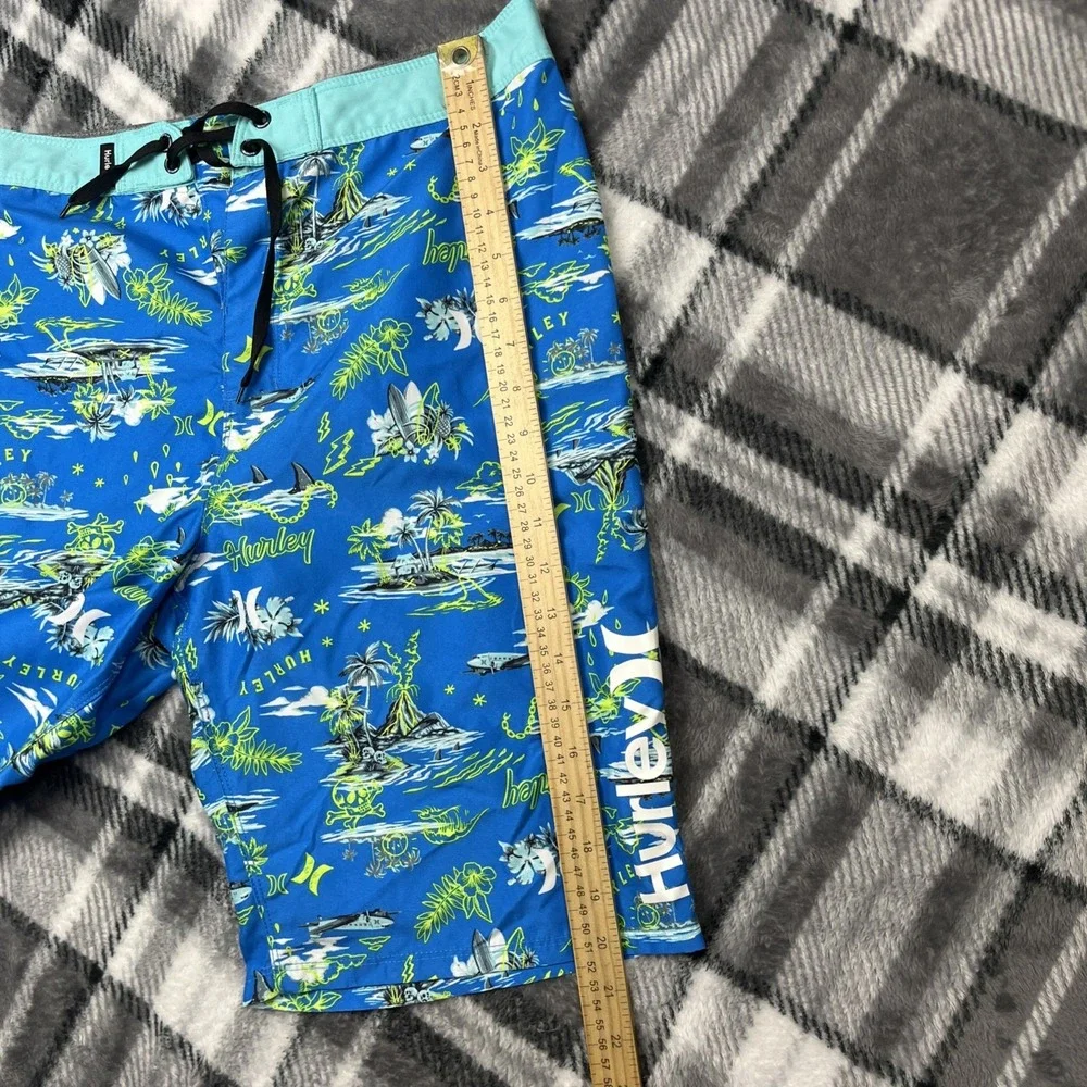 Hurley Boys Size 20/30 Neptune Blue Doodle Island Skulls Print Surf Board Shorts